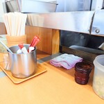 加賀 - 卓上常備。