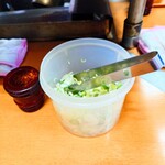 加賀 - 取り放題の葱。夏場と冬場はエアコンで乾き気味。(笑)