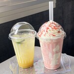 カクタファーム - シークワーサーソーダ350円とイチゴフローズンヨーグルトホイップあり600円