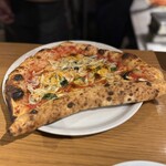 ピッツェリア トラットリア ダ オカピート - どんなピッツァが出来上がるのだろうというワクワク感がたまらない　そして期待を裏切らない美味しさに感服