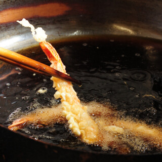 豊洲より仕入れる"鮮魚"◎"天ぷら"はご注文後に揚げています