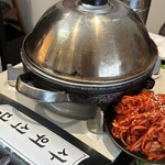 サウィ食堂 新大久保2号店 - 鍋到着