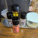 中華そば まる井 - 卓上調味料