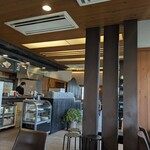 タール タール プラスワン - 店内