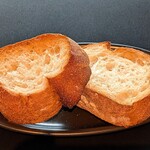 シュマッツ - SCHMATZ ＠日本橋高島屋 ランチ 麦富士豚のグリル 完熟トマトソースで選んだパンはカリカリにトーストされたバケット