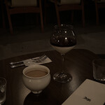 ダーヂ - 左:ラムチャイ(ホット)  右:オレ・グラッセ