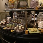 ガストロノミー ジョエル・ロブション - ミニャルディーズのワゴン