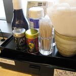 大戸屋 - 料理写真:卓上の調味料など
