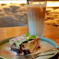 ラ・ココリコ (ホテルメトロポリタン) 川崎店 - ティラミス、ラテ