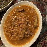 BolBol - ゲンメ。羊肉と茄子とひよこ豆のトマト煮込み。