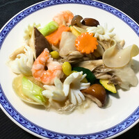 二種海の幸ときのこの炒め（エビ・イカ）