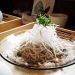 すずしろ900円。キレイやろ、この蕎麦