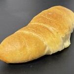 塩パン屋 パン・メゾン - 2025.08.25 (月)    塩パン　120円（税込）