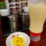 神戸ラーメン 第一旭 元町本店 - カラシとマヨネーズどうぞ