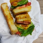 佐世保バーガー - お持ち帰りした分は、たった今腹ペコで帰宅した子供の軽食に(uωu*)笑