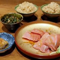 焼うお いし川 - 特上カルビ、大トロネギサンド、酢飯