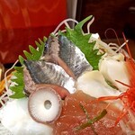 酒と食遊人 みなと - 初物の秋刀魚刺身