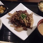 ぴこぴこ精肉店 - カルビ焼肉定食　650円