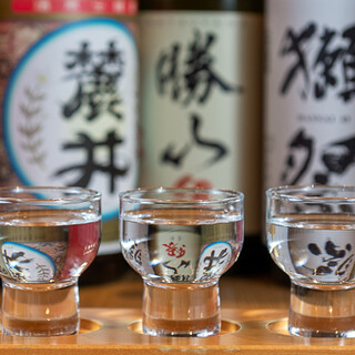 定番から季節限定まで揃う日本酒◆三種選べる利き酒セットも◎