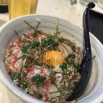 ホルモン家族 かつら - 牛トロ飯