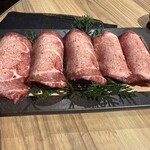 黒毛和牛タンとハラミ 焼肉龍 難波千日前店 - 