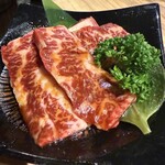 黒毛和牛タンとハラミ 焼肉龍 難波千日前店 - 