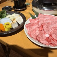 本格肉料理 丸小 - 写真は2人前