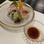 鰻割烹 伊豆栄 - 鱧の湯引き　醤油も美味しい