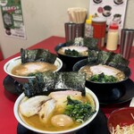 家系ラーメン 王道家直伝 との丸家 - 