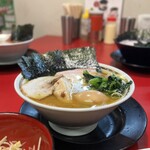 家系ラーメン 王道家直伝 との丸家 - 