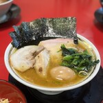 家系ラーメン 王道家直伝 との丸家 - 