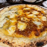 アダット マルヤマ - マルゲリータとクアトロフォルマッジ