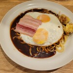 ユウゼン - ベーコンエッグ＋サービストッピング(ちくわ天・税込980円)