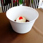 どでかいホーローバケツの中に…