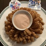 フィネガンズ・バー＆グリル - 初めて食べた時は感動したオニオンブロッサム