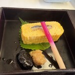 博多名代 吉塚うなぎ屋 - うまき(610円)はじかみ生姜とおろし大根やお豆などバランスの良い逸品 以前より少し小ぶりになったような気がしました。でもおいしさは相変わらず