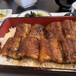 博多名代 吉塚うなぎ屋 - 今回いただいた特うな丼 (3,570円)外のカリッとしたところがありながら、中身はふんわりとし、うなぎの身の美味しさと焼き加減は心酔する美味さ (❁´ω`❁)