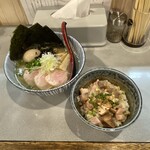 中華そば たがや - 特製中華そば塩＆チャーシューご飯M。