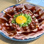 京出汁おでんと旬菜天ぷら 鳥居くぐり - 目の前で炙ります！『和牛ユッケ』