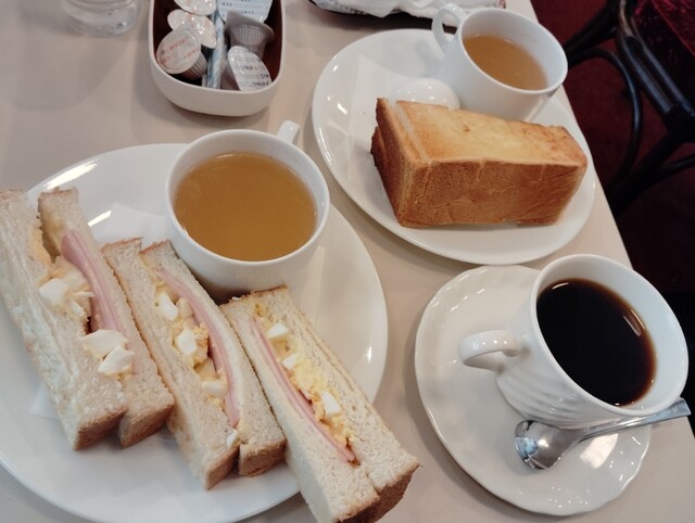 Kissa Shitsu Renoir Takadanoba Icchome Ten