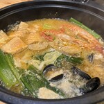 鍋と牡蠣と寿司 痛風屋バル - 