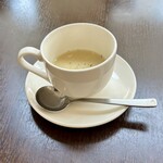 バルバルキッチンアメリ - カップスープ
      今日はじゃがいものポタージュだった。