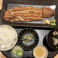 うなぎ四代目菊川 東京駅黒塀横丁店 - 