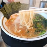 王道家直伝 との丸家 - ラーメンのアップ