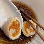 RAMEN MATSUI - ゆで卵はドロっとはしてません。