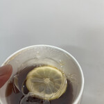 アンティコカフェ アルアビス - レモン輪切り入り