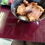 モヒカン食堂 - 炙りチャーシュー丼