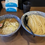 狼煙 東大宮店 - エビ辛つけめん(辛味投入前)