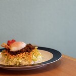 Don Tacos 本格沖縄タコス&タコライス専門店 - ボリューム満点！スパイシーなタコミートと新鮮野菜でペロリと食べられる温玉のせ♪タコライス