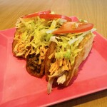 Don Tacos 本格沖縄タコス&タコライス専門店 - 手軽なのに満足感たっぷり♪スパイシーな香りが食欲をそそる定番タコス★